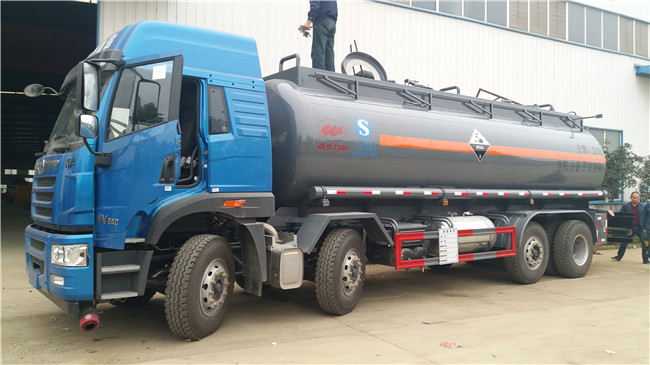 運(yùn)油車側(cè)面.jpg 運(yùn)油車側(cè)面.jpg